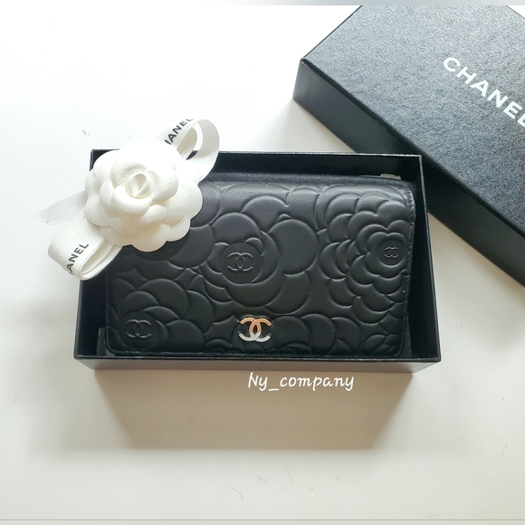 (SALE)Chanel Camellia & CC Flap Wallet Brand New - Picture 1 of 16